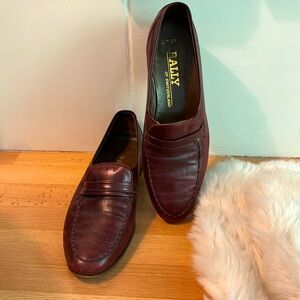 Bally of Switzerland leather maroon loafers
